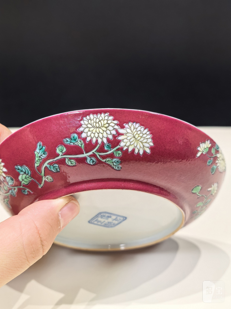 清雍正 珐琅彩胭脂红地菊花纹小盘 - 图7